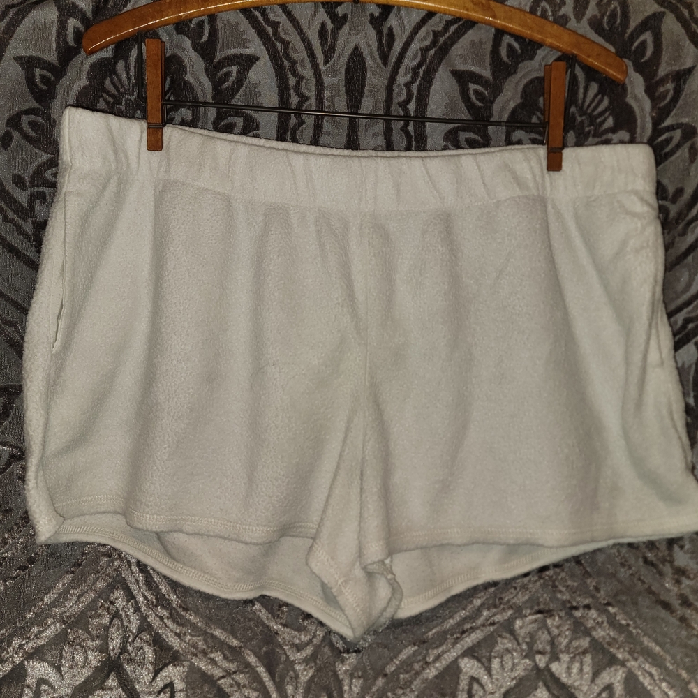 Aerie White Fleece Pajama Shorts - Picture 1 of 2